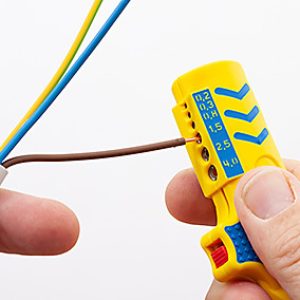 Jokari Super Stripper Secura No.15 univerzalni skidač izolacije sa svih standardnih okruglih kabela od Ø8-13mm s dodatnim praktičnim nožem