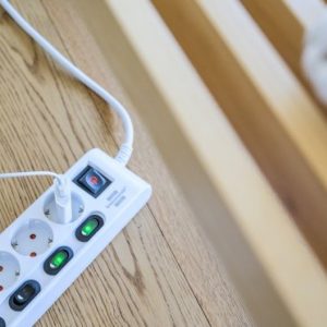 Brennenstuhl šesterostruka prenosiva šuko utičnica sa 7 prekidača 3x1,5mm2, 45º , 16A, 2m, bijela